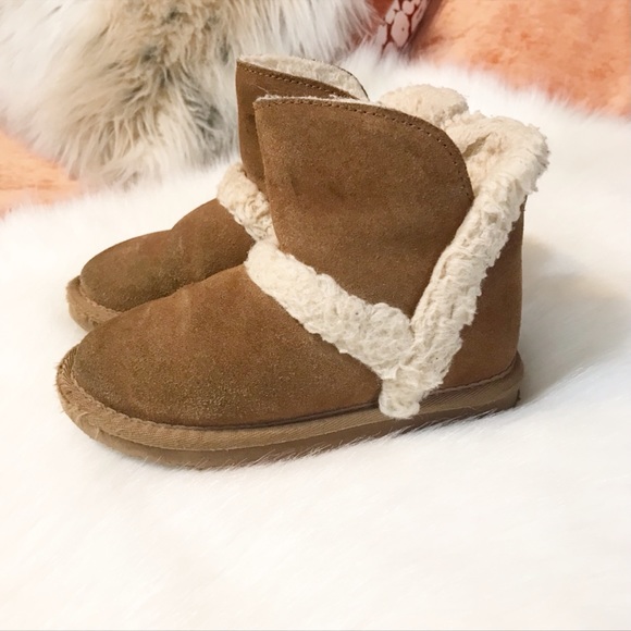 PAWZ by BearPaw ⚜️ Hailey Toddler Cow Suede Boots - Picture 2 of 16